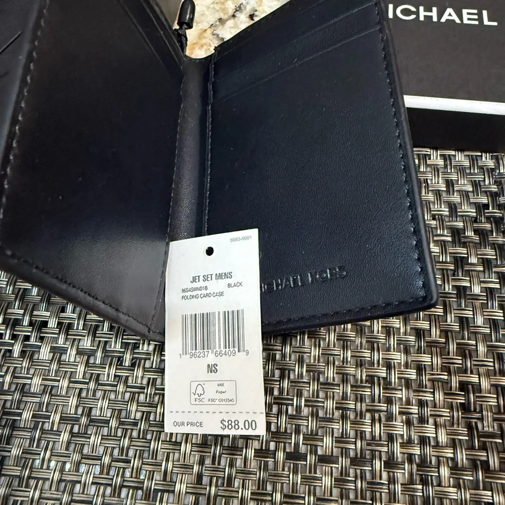 NWT Michael Kors Black Card Holder Bi Fold Soft Leather Wallet - Picture 4 of 10